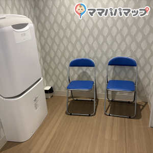 ジョーシンハズイタウン守山(1F)の授乳室・おむつ替え台の写真(2枚目)