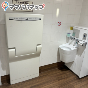 ライフ安田諸口店のオムツ替え台情報 画像2