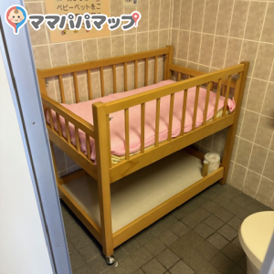 2階女子トイレ内
