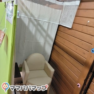 新宿中央公園　赤ちゃん休憩室の授乳室・おむつ替え台の写真(4枚目)