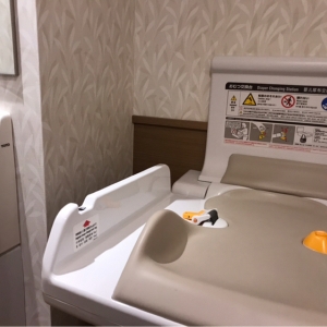 ララガーデン春日部(1F)の授乳室・おむつ替え台の写真(1枚目)