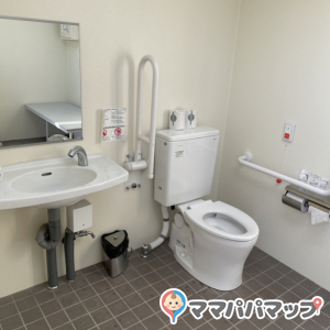 ぼうけん広場（公園）の授乳室・おむつ替え台の写真(1枚目)