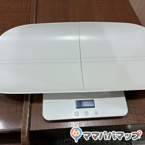 体重計の電池はいってないし、授乳室はエアコンが暖房じゃなく、送風で寒くて、大人の私ですら寒いから2ヶ月の我が子はもっと寒かっただろうから早急に暖房に変更してほしい、自分で送風から暖房に変更する事も出来なかったから風邪ひかないか心配だったけど、3階に行くのも手間でこの部屋で授乳したけど早急に対応してほしいと思った