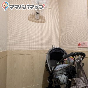 イオンモール 藤井寺店(2F)の授乳室・おむつ替え台の写真(4枚目)