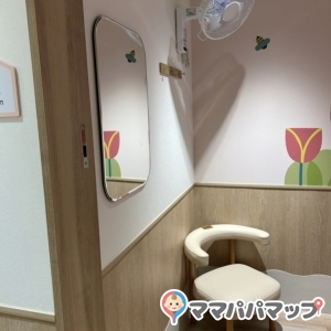 阪急神戸店(5階ベビールーム)の授乳室・オムツ替え台情報 画像9