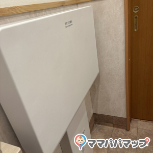 コメダ珈琲店 熊本下通店の授乳室・おむつ替え台の写真(1枚目)