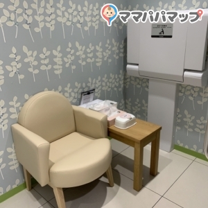 スズキアリーナ豊川の授乳室・おむつ替え台の写真(4枚目)