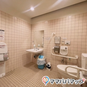 ハローワーク丸亀（丸亀公共職業安定所）のオムツ替え台情報 画像4