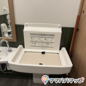 おむつ交換台