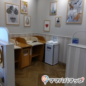 オムツ替えベッドは3台