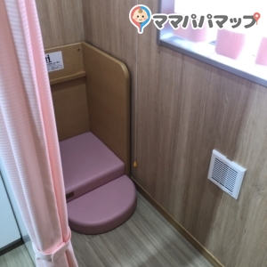 コミュニティふらっと永福･永福図書館(2F)の授乳室・おむつ替え台の写真(2枚目)