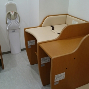 茅ヶ崎市ハマミーナまなびプラザ(1F)の授乳室・オムツ替え台情報 画像8