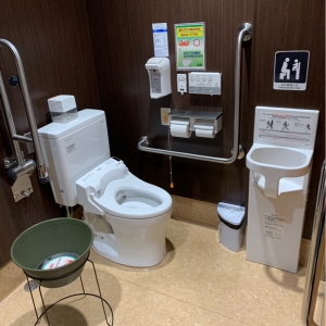 ヤマナカ小田井店スーパー(1F)のオムツ替え台情報 画像2