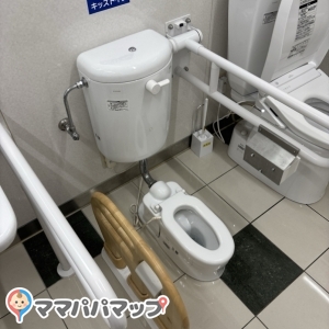 ケーズデンキ 新座店(2F)のオムツ替え台情報 画像2