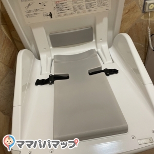 山陽マルナカ 可部店(1F)の授乳室・おむつ替え台の写真(2枚目)