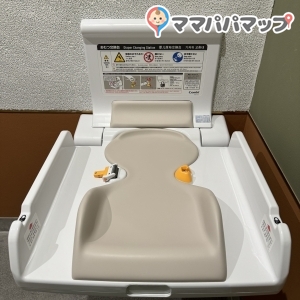 コナズ珈琲 利府店のオムツ替え台情報 画像1