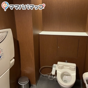 グランデュオ蒲田 西館(7F（レストランフロア）)のオムツ替え台情報 画像2