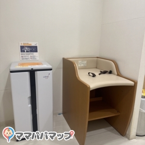 オムツを捨てられます