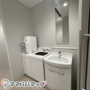 中央区立晴海図書館(3F)の授乳室・オムツ替え台情報 画像3