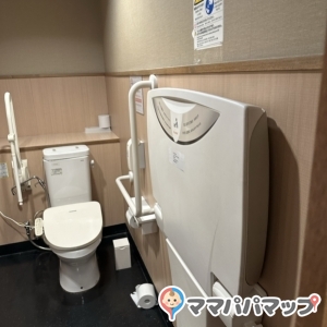 ガスト 川崎駅前本町店のオムツ替え台情報 画像2