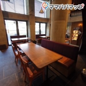 1階6人掛けソファー席