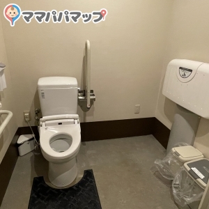 ワンカルビ箕面牧落店(2F)のオムツ替え台情報 画像2