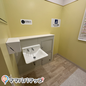 手洗い場、ベビーカー置き場