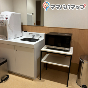 羽田空港第2ターミナル 保安検査場通過エリア 50と51の間(51寄り)(2F)の授乳室・オムツ替え台情報 画像3