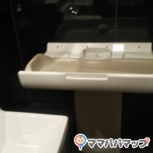 マクドナルド平手店(2F)のオムツ替え台情報 画像1