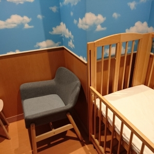 授乳室内は広くて、ベビーカーも余裕です。