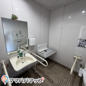 ディオ明石店のオムツ替え台情報 画像1