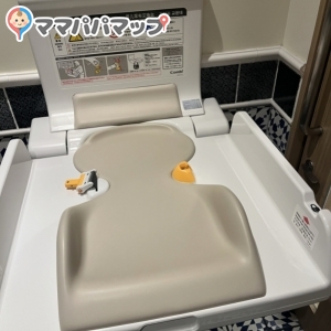 もつ鍋やま中のオムツ替え台情報 画像2