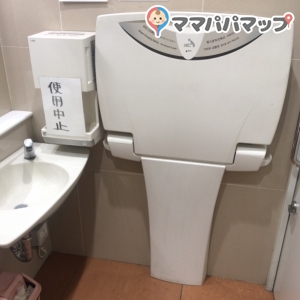ウエルシア新宿牛込店のオムツ替え台情報 画像2
