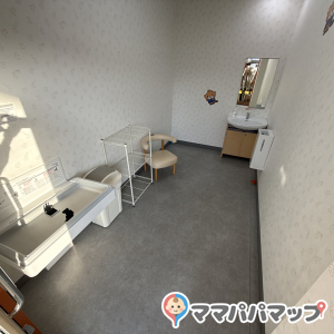 コーナン 今宿店(1F)の授乳室・おむつ替え台の写真(2枚目)