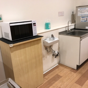 調乳用お湯、電子レンジあり