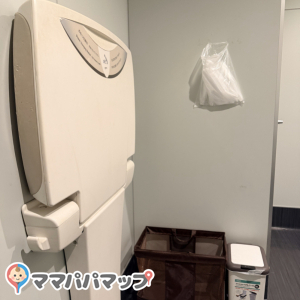 ウォンツ 山口小郡店のオムツ替え台情報 画像1