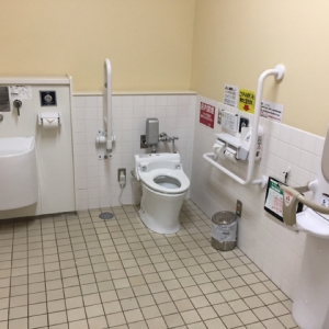 ヨークベニマル湊鹿妻店のオムツ替え台情報 画像1