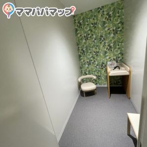 袖ケ浦市役所(新館２階)の授乳室・おむつ替え台の写真(1枚目)