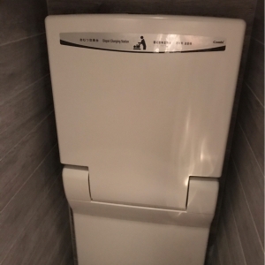 オムツ台@女性トイレ