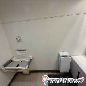 ザ・ビッグエクストラ大安寺店のオムツ替え台情報 画像1