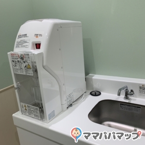 スーパービバホーム八王子多摩美大前店(1F)の授乳室・おむつ替え台の写真(3枚目)