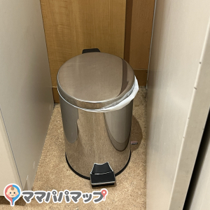 トイレ脇授乳室(2F)の授乳室・オムツ替え台情報 画像4