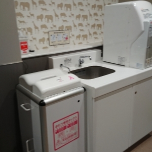 イオンモール名古屋茶屋(2F)の授乳室・おむつ替え台の写真(3枚目)