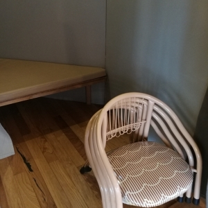 子供の椅子は4脚ありました