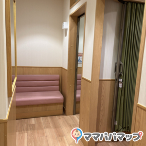 全体的にベビーカーも一緒にはいれるくらい広いです。