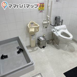 1F多目的トイレ