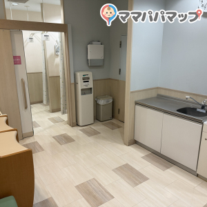 アルパーク　東棟(1F)の授乳室・オムツ替え台情報 画像1