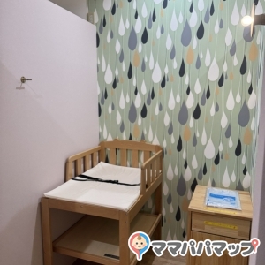 オムツ替えスペース綺麗！