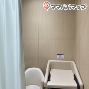 アバッセたかた(1F)の授乳室・おむつ替え台の写真(4枚目)