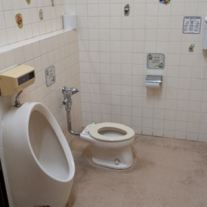 港区立みなと図書館(1F)の授乳室・オムツ替え台情報 画像4